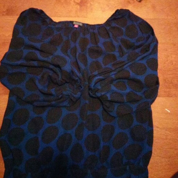 Blouse- elastic around waist in back