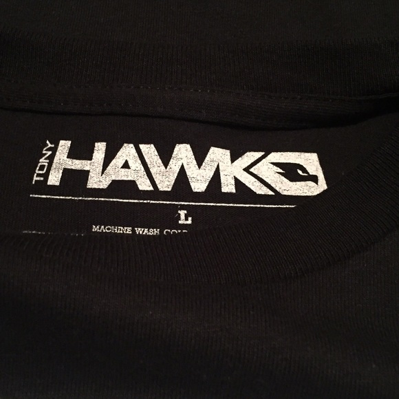 TONY HAWK NWT GRAPHIC BLACK TEE SIZE ( L ) ๐๐๐ - Picture 4 of 4