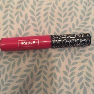Deluxe sample Kat Von d liquid lip