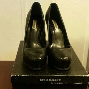 Sz. 8 Kelsi Dagger Linzy Black Leather Platforms