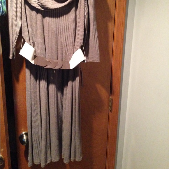 Signature by Bobbie Bee taupe dress - Picture 2 of 2