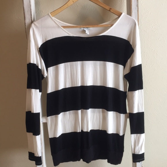Old Navy B&W Striped Shirt (Size M)