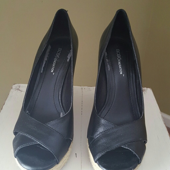 BCBG BLACK WEDGE HEELS