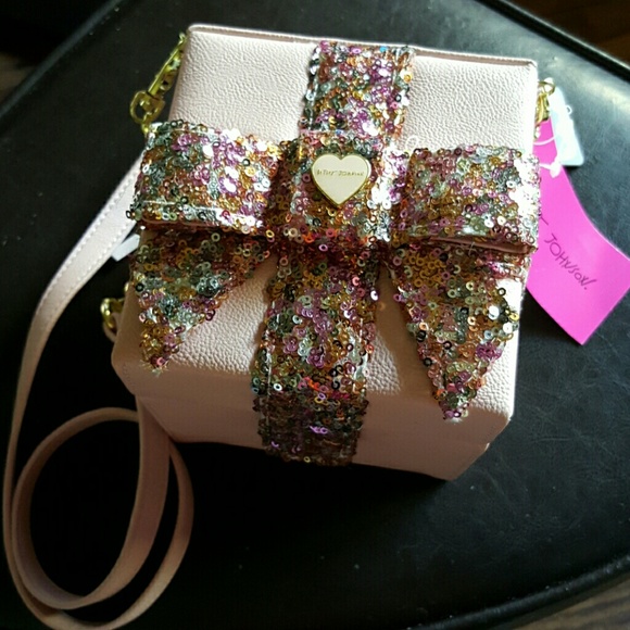 🌞SOLD🌞. Betsey Johnson handbag - Picture 2 of 4