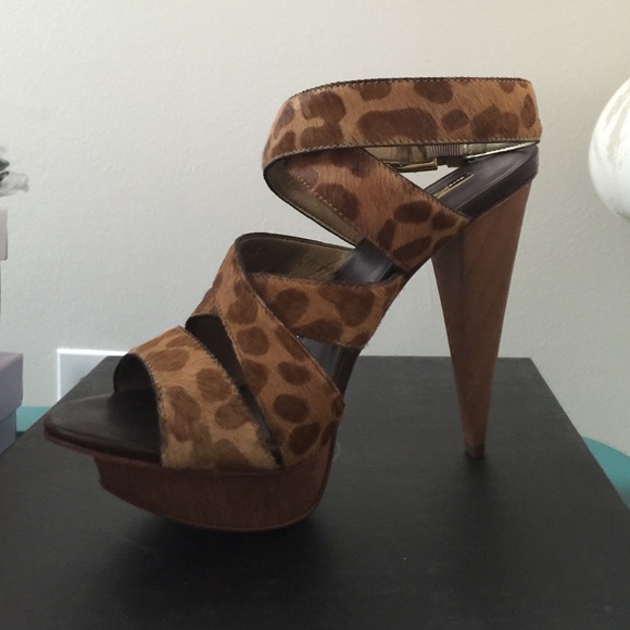 Report Signature Williston platform sandal