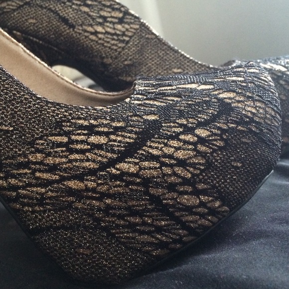 Heels. - Picture 2 of 3