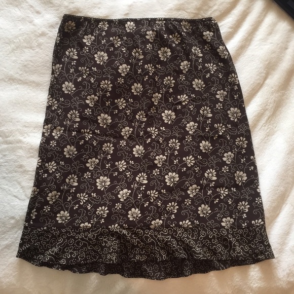 Old Navy Skirt. Great Condition (size 8)