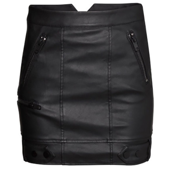 H&M Dresses & Skirts - 🆕H&M Faux Leather Mini Skirt Zipper Accent Black