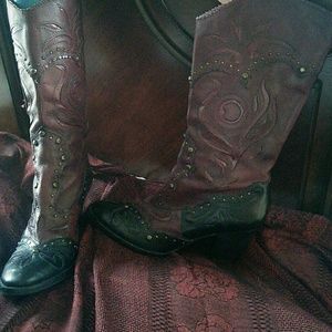 Gorgeous cowboy boots