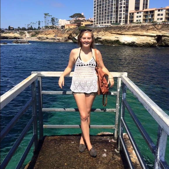 Beautiful white crochet tank/cover up - Picture 4 of 4