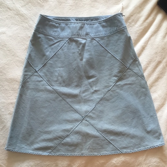 Simple denim skirt - light wash - {size 8}