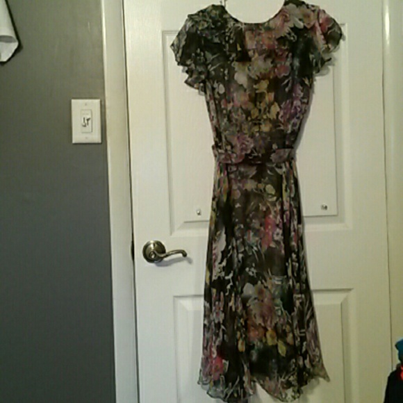 Dress - Picture 3 of 3