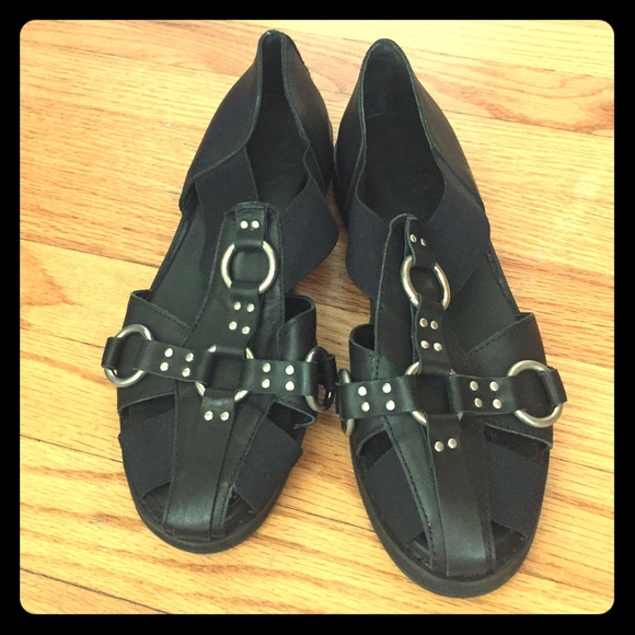 UNIF Shoes - UNIF Bound Flats Size 7
