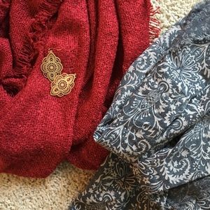 Bundle anthropologie urban limited scarf earrings