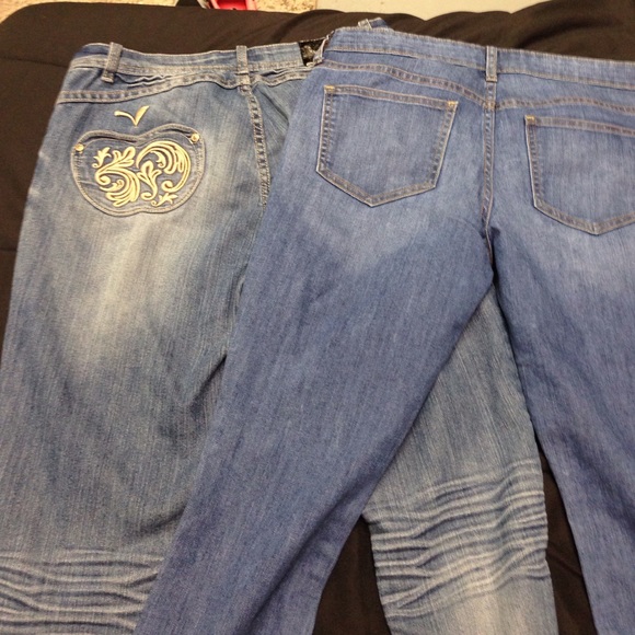 Two pair Jean bundle - Picture 3 of 4