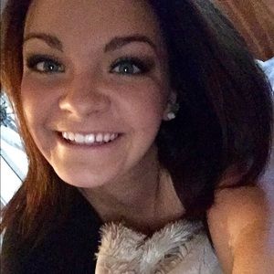 Meet your Posher, Alexandra