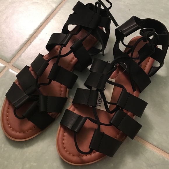 LACE UP AEROPOSTALE SANDALS