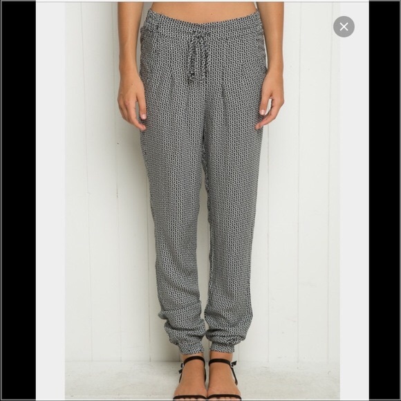 NWOT brandy melville lima pant black/white floral