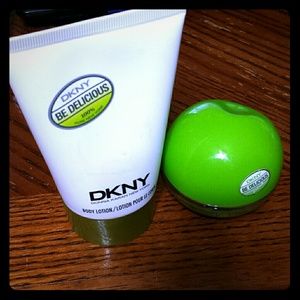 DKNY Be Delicious perfume and lotion set