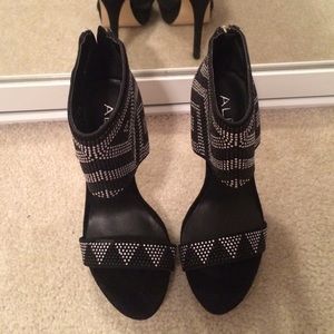 Aldo Givens open toe silver & black studded heels