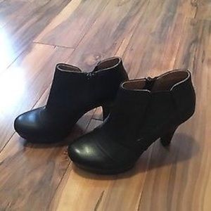 Söfft black high heels