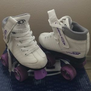 Girls roller derby venom skates! Almost new!