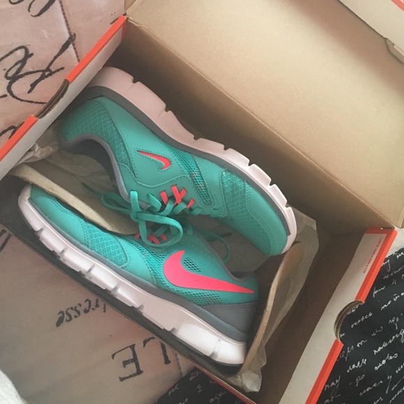 Nike Shoes - Women's Nike running shoes