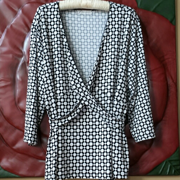 Designer style cross-checkered top!