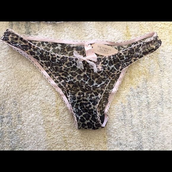 NWT Victoria's Secret Leopard Baby doll Nightie - Picture 2 of 3