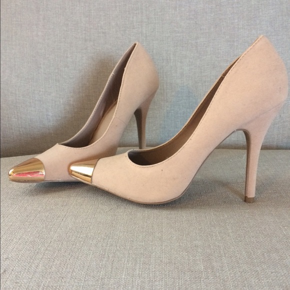 SOLD Nude ShoeDazzle Heels Size 8.5