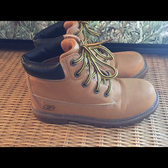 Boys Skechers work boots size 3