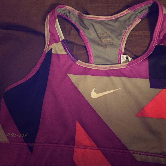 Nike Dri got sports bra medium