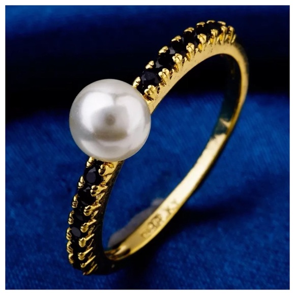 Jewelry - Elegant Gold with Pearl & Black CZ Ring!