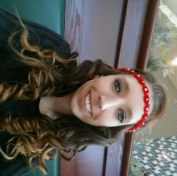 Meet your Posher, Keeley - Picture 1 of 1