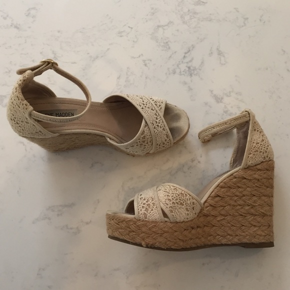 Steve Madden ivory lace wedges
