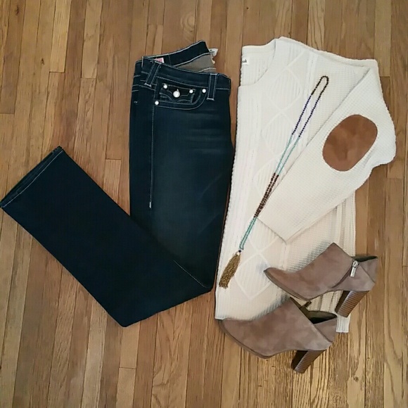 🎉REDUCED🎉True Religion Pearl Embellished Jeans