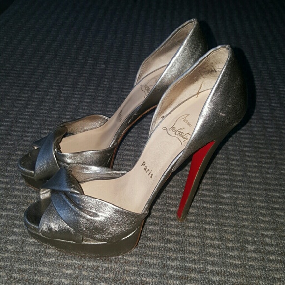 Christian louboutin pump