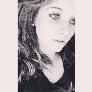 Meet your Posher, Kelly