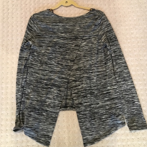 never worn - Picture 2 of 2