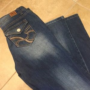 l.e.i. Jeans size 7 Sophia hipster flare jeans!