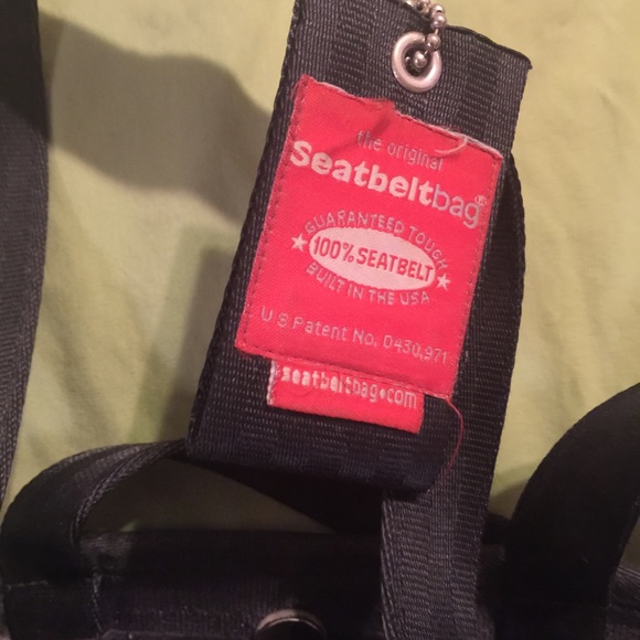 Seatbelt purse - Picture 3 of 3