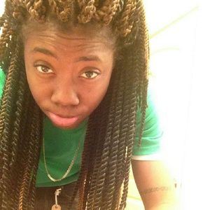 Meet your Posher, Cornesha