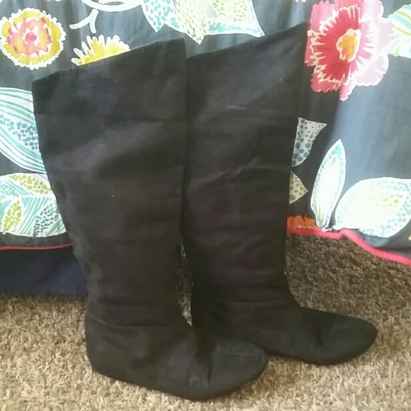 Black boots
