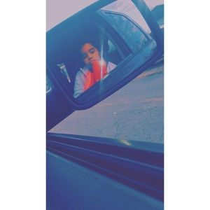 Meet your Posher, Yajaira