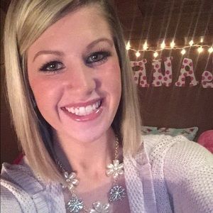 Meet your Posher, Lauren