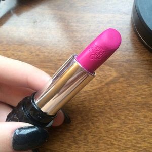 Studded Kiss Lipstick in Backstage Bambi (matte)