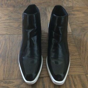 SlipOn Chelsea Boots