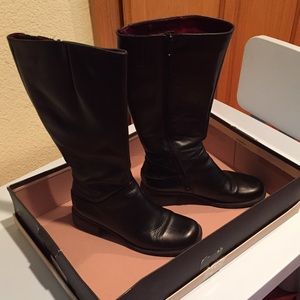 Bass boots