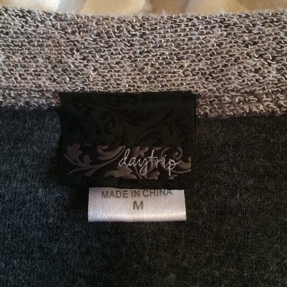 Cute sweater - Picture 2 of 3