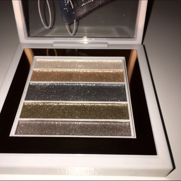 MAC Riri Hearts Eyeshadow - Picture 2 of 4